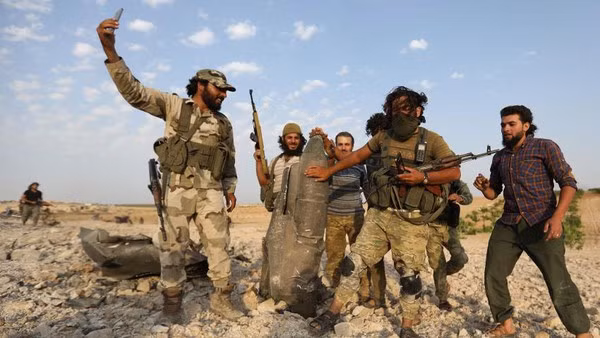 Hiện nay ngoài Nga, còn có Iran là đồng minh quan trọng của Chính quyền Tổng thống Bashar al-Assad; việc hiện diện quân sự của Iran trên lãnh thổ Syria đã đe dọa trực tiếp đến an ninh của Israel, do vậy cơ quan tình báo Mossad đã tìm mọi cách phát hiện các lực lượng của Iran tại Syria, để chỉ điểm cho không quân Israel đánh phá.