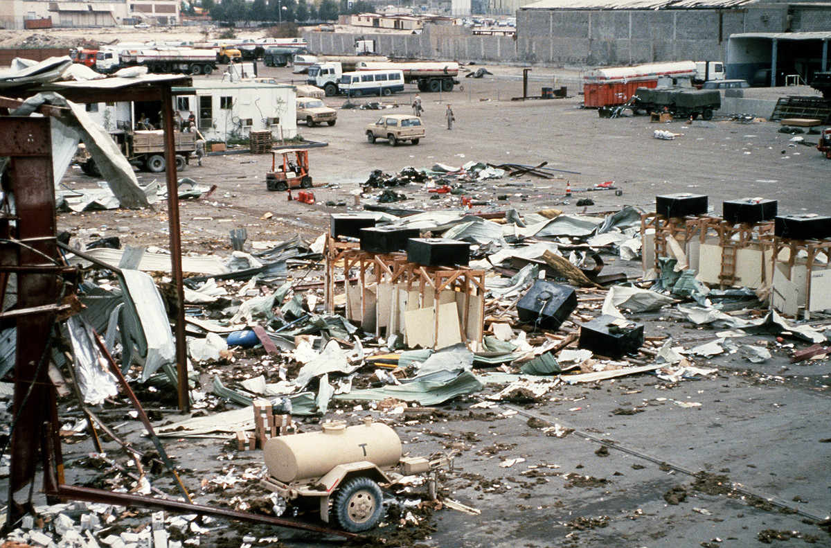 Mặc dù được thiết kế để giành cho một cuộc chiến tổng lực giữa Liên Xô và Mỹ, nhưng tên lửa Scud lại được sử dụng đầu tiên trong cuộc chiến tranh Iran-Iraq (1981-1988); khi những tên lửa Scud của Iran, mua từ Libya, được sử dụng để bắn phá các thành phố của Iraq. Ảnh: Cảnh đổ nát của Iraq do tên lửa Scud của Iran - Nguồn: Wikipedia.