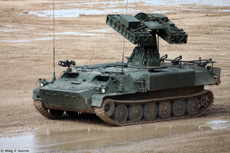 Phiên bản Lục quân của hệ thống phòng không Birdcatcher sẽ thay thế hệ thống phòng không Arrow-10 của lục quân hiện tại. Mặc dù Arrow-10 cũng sử dụng phương pháp trinh sát quang học, nhưng điểm khác biệt chính là tên lửa của hệ thống Birdcatcher sử dụng dẫn đường bằng laser, nên mức độ chính xác cao hơn, khả năng tác chiến mạnh hơn. Ảnh: Tổ hợp Arrow-10М3 là vũ khí chính của lực lượng ĐBĐK Nga - Nguồn: Vitalykuzmin.net