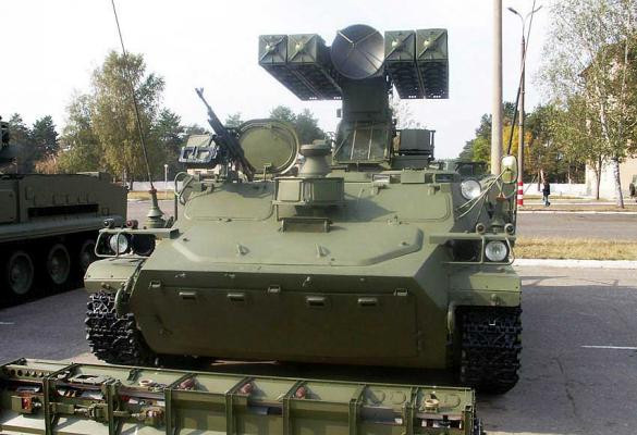 Công nghệ dẫn đường của hệ thống phòng không Arrow-10 tương đối lạc hậu (dẫn đường bằng hồng ngoại), dễ bị gây nhiễu; trong trường hợp tầm nhìn kém, khả năng tác chiến bị hạn chế và tầm bắn của tên lửa cũng tương đối ngắn. Ảnh: Hệ thống tên lửa phòng không Arrow-10M3 - Nguồn: Missilery