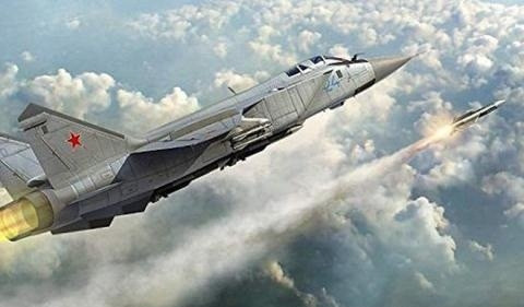 Sau cuộc thử nghiệm thành công tên lửa Kh-47M2 Kinzhal vào ngày 11/3/2018, Nga đã trở thành quốc gia đầu tiên trên thế giới đưa vũ khí siêu vượt thanh vào trực chiến; giúp nâng cao khả năng tấn công đòn phủ đầu, của vũ khí Nga lên một tầm cao mới. Ảnh: Máy bay chiến đấu MiG-31 phóng tên lửa Kinzhal - Nguồn: Wikipedia.