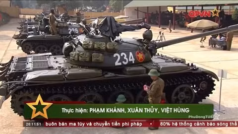  Lực lượng Tăng - Thiết giáp Việt Nam sở hữu một số lượng cực kỳ đông đảo với phần lớn là các xe tăng chiến đấu hạng trung T-54/55 nổi tiếng của Liên Xô cùng phiên bản Trung Quốc của nó là Type-59, các xe thiết giáp chở quân BTR-60PB, M-113,… đã từng tung hoành trên nhiều chiến trường trong suốt nửa cuối của thế kỷ 20, tạo nhiều chiến công vang dội trong lịch sử nước nhà. Ảnh: Xe tăng T-55 của Lục quân Việt Nam.