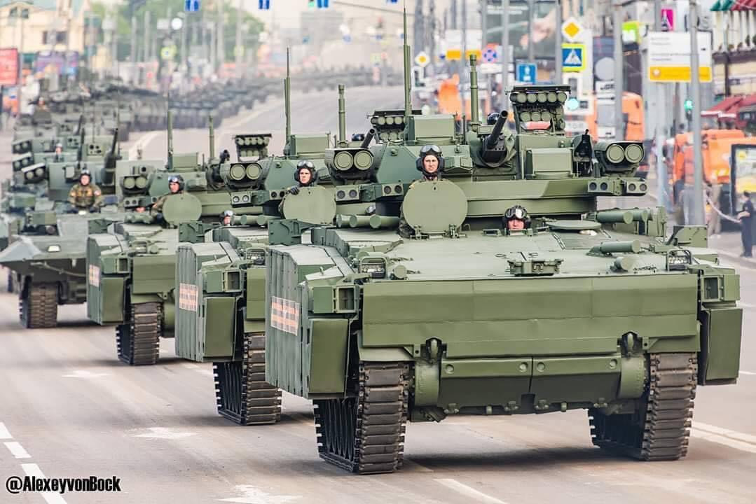 Xe bọc thép Kurganets-25 với tháp pháo Epoch 57mm. Xe lần đầu được giới thiệu trong lễ duyệt binh kỉ niệm Ngày chiến thắng Phát Xít năm 2015 và sẵn đang trong giai đoạn thử nghiệm. Khối lượng 25 tấn và kíp lái 3 người cùng khả năng chở 8 binh sĩ.