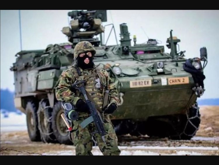 Còn cuộc tập trận "Tinh thần đồng minh", đây chỉ là cuộc tập trận quân sự song phương giữa Mỹ và Ba Lan; nhưng lực lượng tinh nhuệ của Mỹ chiếm số đông, được bổ sung thêm thành phần quân đội Ba Lan; mục đích rõ ràng là nhằm vào đối thủ lớn được Mỹ và Ba Lan coi trọng là Nga; và Mỹ từ lâu chọn Ba Lan, vì Ba Lan trở thành tiền đồn chống Nga tại châu Âu.