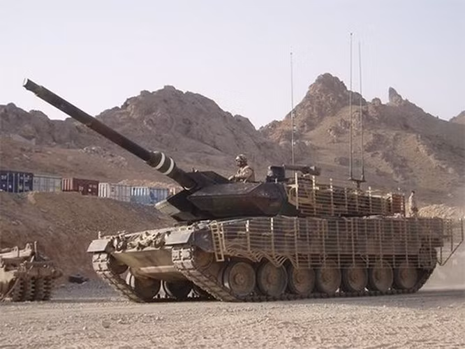 Trên thực tế, Leopard-2A7 cũng không có gì gọi là cải tiến lớn, khi nó mang triết lý thiết kế giống như một khu trục hạm hạng nặng trong thế chiến 2; khi Leopard-2A7 sử dụng áo giáp hạng nặng làm vỏ bọc, và sau đó sử dụng hỏa lực trực tiếp để tiêu diệt các mục tiêu trong thành phố.