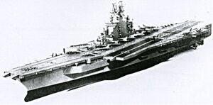 Mặc dù tụt hậu xa so với Mỹ về tàu sân bay, nhưng dưới thời Liên Xô, công nghệ chế tạo tàu sân bay thuộc đề án 1160 cũng rất tiên tiến; lượng giãn nước đầy tải con tàu này là 80.000 tấn, đủ sức thách thức tàu sân bay chạy bằng năng lượng hạt nhân của Mỹ lúc bấy giờ. Ảnh: Mô hình của tàu sân bay dự án 1160 của Hải quân Liên Xô - Nguồn: Thekristoffersuniverseinwa