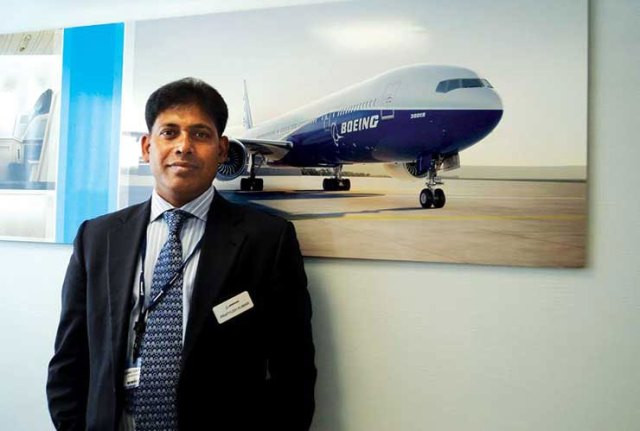 Theo Forbes của Mỹ, Phó chủ tịch công ty Boeing Kumar cho biết, Boeing đang chào bán máy bay chiến đấu đa năng hạng nặng F-15EX cho Không quân Ấn Độ. Ảnh: Phó Chủ tịch công ty Boeing Kumar - Nguồn: raksha-anirveda