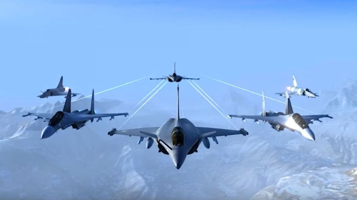 Điều đáng nói là với số kinh phí như vậy, Ấn Độ có thể phát triển một mẫu máy bay chiến đấu tàng hình thế hệ thứ năm, dựa trên máy bay chiến đấu tàng hình Su-57 của Nga, mặc dù New Delhi đã rút khỏi dự án. Ảnh: Các máy bay chiến đấu của Không quân Ấn Độ. Newstracklive