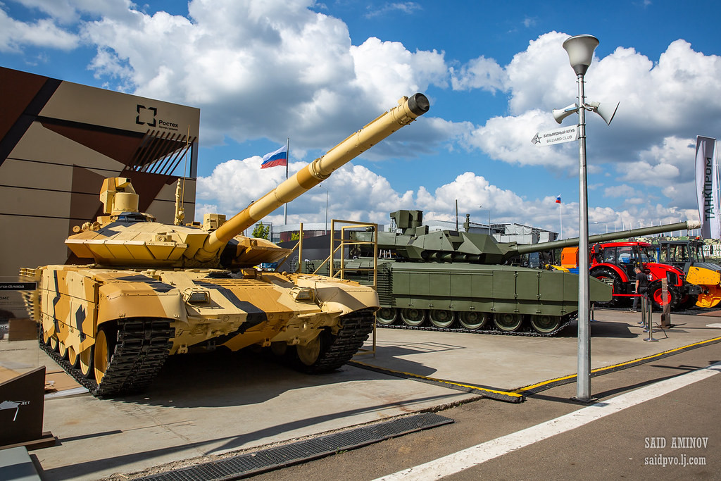 Trong lĩnh vực thiết giáp, Nga vẫn tiếp tục quảng bá mạnh dòng xe tăng T-72 nâng cấp và T-90S/MS/SK. Thực tế thì họ đang có doanh số khá tốt khi đã cung cấp thành công hai hợp đồng T-90S cho Việt Nam, Iraq trong khoảng 5 năm trở lại đây.