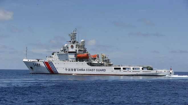 Mục 1262 của NDAA sẽ rất quan trọng, trong việc ngăn chặn việc bá quyền của Trung Quốc tại Biển Đông; trước hết các nhà lãnh đạo Washington cần sự ủng hộ của công chúng Mỹ trong vấn đề Biển Đông. Hơn nữa, Washington cần sự hỗ trợ của các đối tác khu vực và công chúng của họ, đặc biệt là Philippines. Ảnh: Tàu hải cảnh Trung Quốc hoạt động trên Biển Đông.