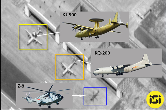 Không dừng lại ở đó, sau khi bồi đắp đảo trái phép, Trung Quốc đã bố trí radar, xây dựng sân bay, triển khai tên lửa chống hạm, các thiết bị gây nhiễu điện tử trên các đảo nhân tạo của họ; biến các đảo này thành các tiền đồn quân sự trên Biển Đông. Ảnh: Hình chụp vệ tinh do ISI công bố ngày 13/5/2020 cho thấy máy bay quân sự KJ-500, KQ-200 và Z-8 hiện diện tại Bãi đá Chữ Thập thuộc quần đảo Trường Sa của Việt Nam.
