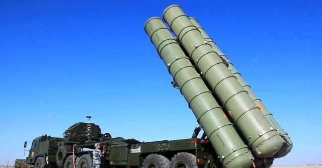 Chưa kể rằng ngày càng có nhiều máy bay thế hệ 5 J-20 có trong biên chế của Không quân Trung Quốc; ngoài ra Trung Quốc còn có một hệ thống phòng không tương đối hoàn chỉnh, một số lượng lớn radar có thể phát hiện mục tiêu tàng hình tiên tiến được triển khai trên mặt đất, và có máy bay cảnh báo sớm. Do vậy những lợi thế về tàng hình của F-22 cũng giảm đi rất nhiều.