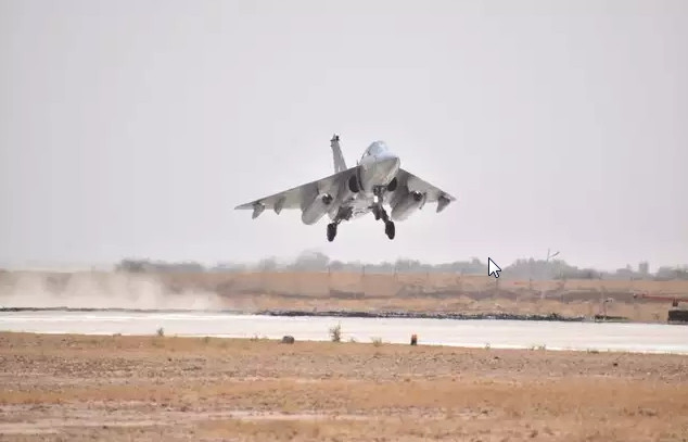 Vào năm 2018, IAF đã tổ chức cuộc tập trận Gagan Shakti ở dọc đường biên giới giáp Pakistan và Trung Quốc. Trong cuộc tập trận đó, gần như tất cả các máy bay chiến đấu của IAF đã thực hiện các chuyến xuất kích với hơn 10.000 chuyến bay, một con số kỷ lục không chỉ của IAF mà của cả trên thế giới. Ảnh: Hình ảnh của cuộc tập trận Gagan Shakti - Nguồn: PTI