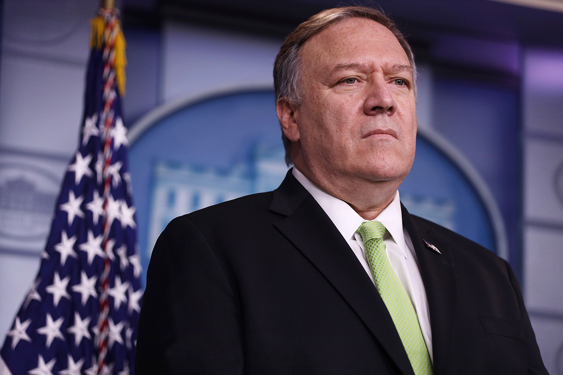 Vào ngày 23/6, Ngoại trưởng Mỹ Pompeo đã viết trên trang Tweet cá nhân: "Nếu lệnh cấm vận vũ khí của LHQ đối với Iran hết hạn vào tháng 10 tới, Iran sẽ có thể mua máy bay chiến đấu Su-30 của Nga hay J-10 của Trung Quốc. Với những chiếc máy bay chiến đấu cực kỳ nguy hiểm này, châu Âu và châu Á có thể trở thành mục tiêu của Iran và Mỹ sẽ không bao giờ để điều này xảy ra". Ảnh: Ngoại trưởng Mike Pompeo (Ảnh: Getty).
