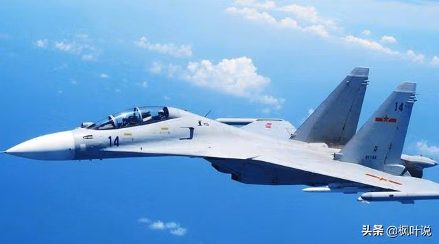 Mặc dù J-11 nặng hơn, nhưng khả năng cơ động của nó cũng áp đảo so với Rafale; với khả năng cơ động cao, rõ ràng J-11 có lợi thế rõ ràng trong việc không chiến tầm gần; tốc độ và độ cao cao hơn, cũng cung cấp động năng lớn hơn cho chiến đấu với mục tiêu ngoài tầm nhìn.