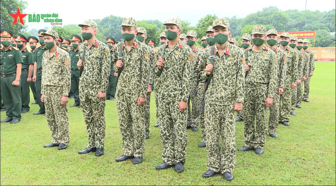 Trước đó, Binh chủng cũng đã tổ chức các cuộc diễn tập chung trên sa bàn, đăng cai tập huấn 3 khóa huấn luyện trang bị công binh hạng nặng trong khuôn khổ Chương trình đối tác 3 bên theo kế hoạch của Cục Gìn giữ hòa bình Việt Nam. Ảnh: Khối chiến sĩ của Binh chủng Đặc công tham gia buổi lễ ra quân huấn luyện - Nguồn: QĐND