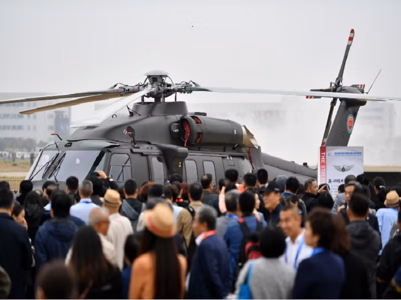 Tất cả điều này cho thấy, việc sản xuất hàng loạt Z-20 đã được bắt đầu, và từ bây giờ, Z-20 sẽ được cung cấp với số lượng lớn cho quân đội Trung Quốc. Nhưng để có thể trang bị rộng khắp cho toàn quân, chắc chắn sẽ phải mất vài năm.