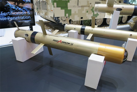 Tên lửa của tổ hợp HJ-12 hình trụ, có chiều dài 980 mm, đường kính 135 mm; đầu tên lửa là một bán cầu trong suốt, bên trong lắp đầu dò hồng ngoại; trên thân và cuối tên lửa có 4 cánh nâng, có thể gấp lại được và 4 loa phụt; trọng lượng của tên lửa là 17 kg.