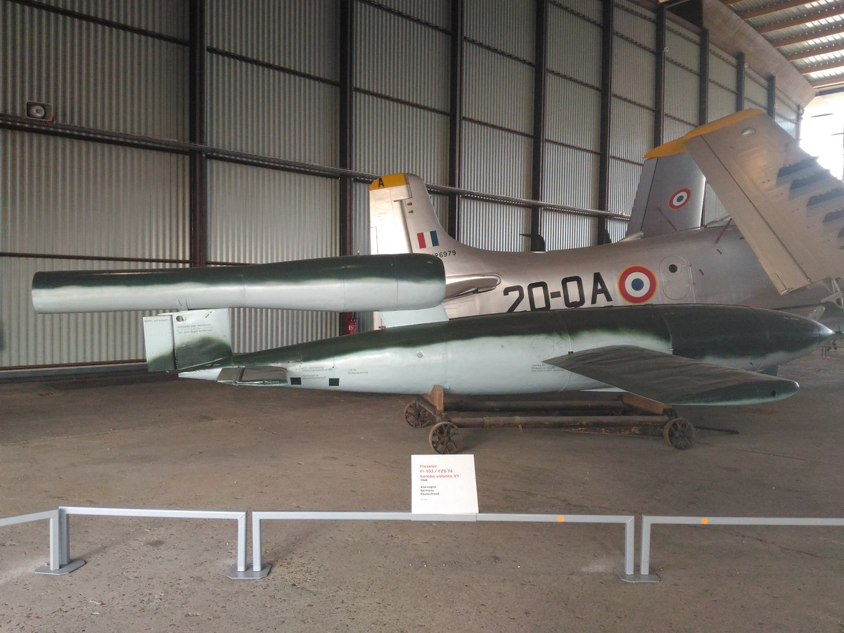 Với một phi công điều khiển, quả bom “cảm tử” này, sẽ có thể tìm thấy bất kỳ mục tiêu nào, dù nhỏ đến đâu và với lượng nổ đủ để phá hủy mục tiêu. Có lẽ đây cũng là ý tưởng của các thiết bị dẫn đường “thông minh” trên tên lửa hành trình Tomahawk của Mỹ hay Kaliber của Nga hiện nay.