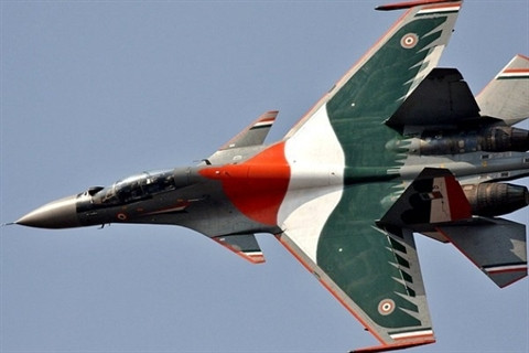 Là một quốc gia lớn ở châu Á, từ khi giành lại độc lập từ tay người Anh (1947), Ấn Độ đã xây dựng quân đội, được trang bị hiện đại, nhằm đối phó với 2 đại kình địch là Pakistan và Trung Quốc cũng như các mối đe dọa phi truyền thống như khủng bố, ly khai... Ảnh: Chiến đấu cơ Su-30MKI của không quân Ấn Độ - Nguồn: Wikipedia.