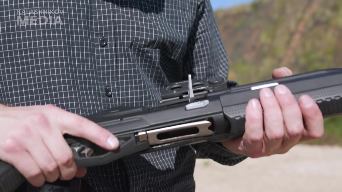 Thực ra súng shotgun MP-155 Ultima là phiên bản sửa đổi với kỹ thuật công nghệ độc đáo trên cơ sở khẩu súng săn bán tự động phổ biến ở Nga hiện nay, MP-155.