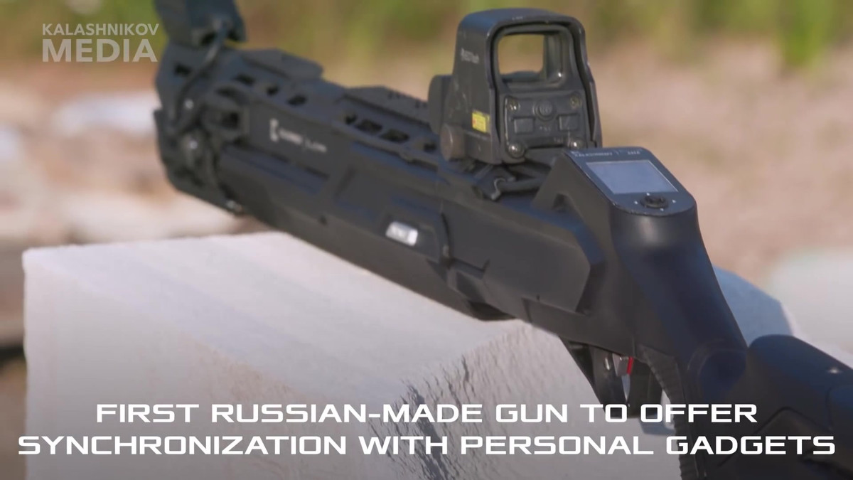 “Tôi tin rằng đây là sản phẩm đầu tiên của thể loại súng thông minh, và chúng tôi sẽ tiếp tục phát triển nó. Biết đâu dòng súng này sẽ cho mọi người thấy hoạt động săn bắn hiện đại ở Nga là như thế nào”, Giám đốc điều hành Tập đoàn Kalashnikov Dmitry Tarasov trả lời phỏng vấn RT nói.