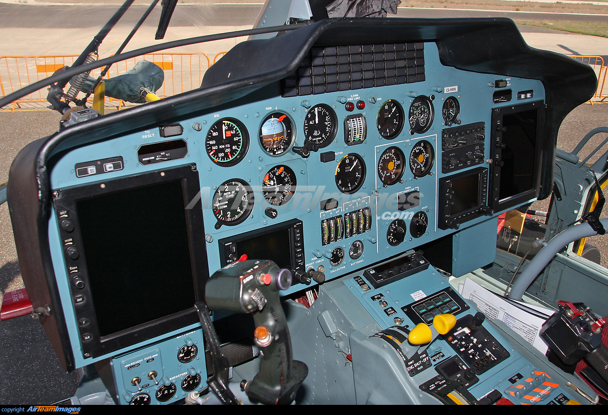 Đầu tiên là phương án hiện đại hóa toàn diện cabin. Theo đó, các kỹ sư sẽ thay thế tất cả các thiết bị điện tử hàng không trên trực thăng Ka-32 hệ cũ để thay vào đó là buồng lái hoàn toàn bắng kính - cabin kỹ thuật số cùng kính nhìn đêm dành cho phi công.