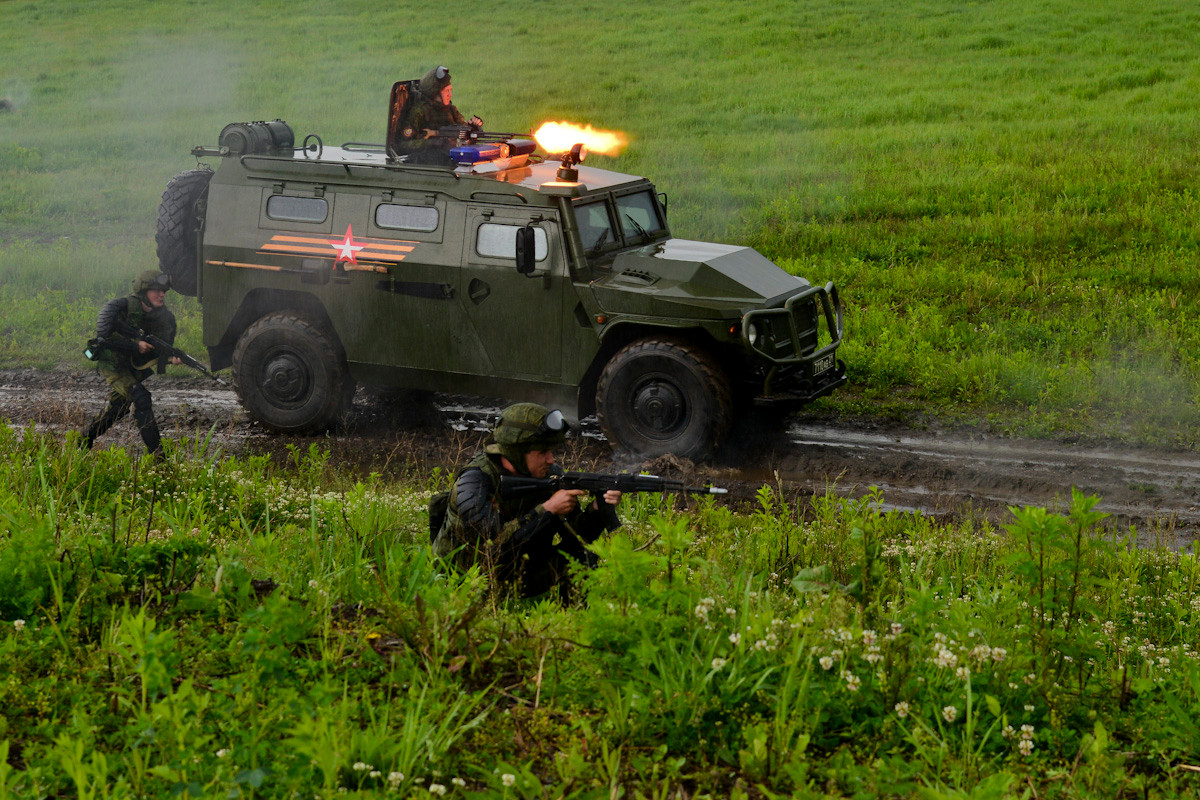 Lưu ý, một trong những nhiệm vụ đảm bảo an ninh trật tự trong các doanh trại quân đội của quân cảnh bao gồm cả việc truy lùng các binh sĩ đào ngũ, truy bắt các quân nhân vi phạm pháp luật.
