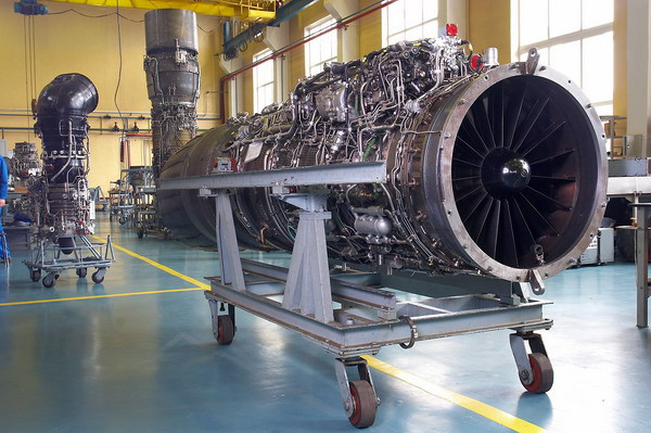 Các tính năng và lực đẩy của động cơ chính đã được cải thiện đáng kể, cung cấp chế độ khởi động động cơ khẩn cấp và cho phép phát thải nhiên liệu khẩn cấp. Ảnh: Động cơ phản lực RD-93MA - Nguồn: defenseworld.