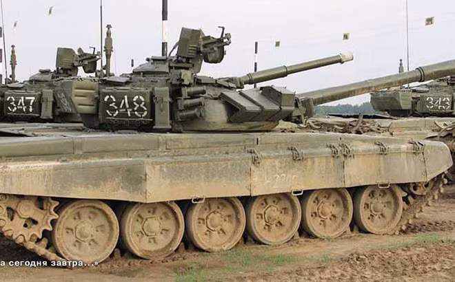 Cùng với không gian chật trội thì hệ thống treo của xe cũng ảnh hưởng đến độ chính xác của hỏa lực trên xe, hệ thống giảm xóc thủy lực hoạt động không như mong muốn, do vậy xe chạy không được êm ái, nhất là ở địa hình lồi lõm.