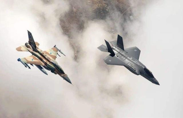 Mặc dù Không quân Syria sở hữu số máy bay chiến đấu MiG-29 không phải là ít, nhưng nó vẫn không gây ra mối đe dọa nào đối với Israel về mặt so sánh sức mạnh; và số MiG-29SMT này, cũng chưa phải là đối thủ của Israel. Ảnh: Máy bay chiến đấu của Không quân Israel.