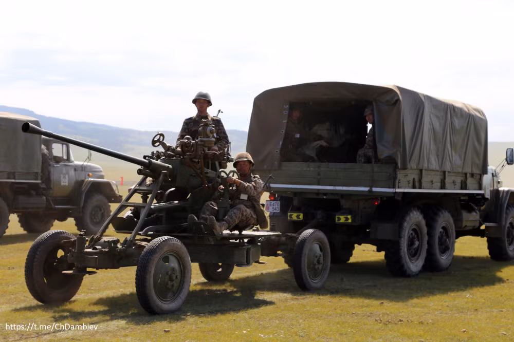 Pháo phòng không 37mm 61-K của Quân đội Mông Cổ. Ảnh: dambiev