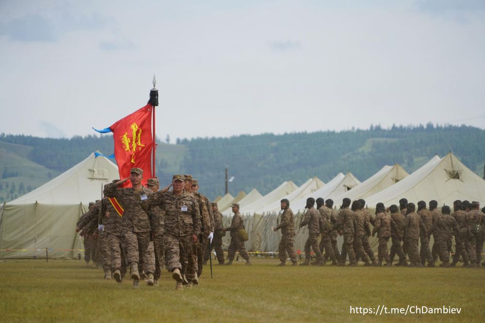 Đây là một trong những lữ đoàn súng trường cơ giới giàu thành tích nhất trong lịch sử Mông Cổ. Được thành lập năm 1936, lữ đoàn đã có mặt trong trận Khalkhin Gol năm 1939, cuộc chiến tranh giành độc lập năm 1945. 4 quân nhân của lữ đoàn đã được phong tặng danh hiệu "Anh hùng Cộng hòa Nhân dân Mông Cổ". Ảnh: dambiev