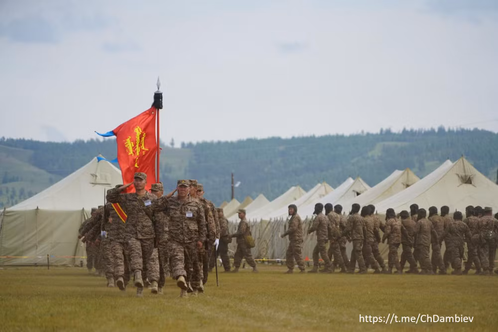 Đây là một trong những lữ đoàn súng trường cơ giới giàu thành tích nhất trong lịch sử Mông Cổ. Được thành lập năm 1936, lữ đoàn đã có mặt trong trận Khalkhin Gol năm 1939, cuộc chiến tranh giành độc lập năm 1945. 4 quân nhân của lữ đoàn đã được phong tặng danh hiệu "Anh hùng Cộng hòa Nhân dân Mông Cổ". Ảnh: dambiev