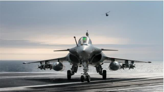 Trong lĩnh vực vũ khí, ai cũng hiểu rằng, vũ khí càng đắt tiền, hiệu suất càng tiên tiến; nhưng giống như máy bay chiến đấu nửa thế hệ thứ 4, giá của Rafale không thể có mức giá hơn 100 triệu USD; vậy tại sao Ấn Độ lại chọn Rafale?