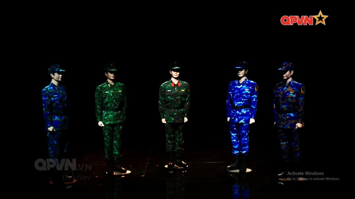 Nhằm đáp ứng nhu cầu cải tiến mẫu và màu sắc cho quân phục nguỵ trang nhằm thay thế mẫu K-07 đã ra đời từ 10 năm trước còn nhiều nhược điểm, Quân đội Việt Nam hiện nay đã công bố loại quân phục dã chiến K-19 kiểu mới với nhiều ưu điểm nổi bật, đang được thử nghiệm trong một số đơn vị trên toàn quân và các đội tuyển quân đội ta khi ra nước ngoài thi đấu. Ảnh: Các mẫu quân phục K-19 bao gồm (từ trái qua phải): Phòng không-Không quân, Biên phòng, Lục quân, Cảnh sát biển và Hải quân.