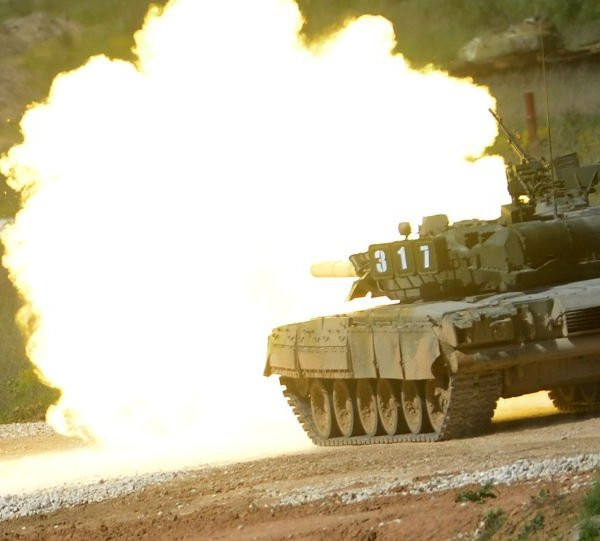 Việc trang bị xe tăng tại các khu vực có điều kiện khí hậu thấp (hiện đã triển khai trên Bán đảo Kola và Vùng Amur), nơi điều kiện địa lý tại đây giúp chúng phát huy đầy đủ tiềm năng của chúng; như vậy Quân đội Nga sẽ được trang bị vũ khí mạnh trong khu vực quan trọng chiến lược. Xe tăng T-80BVM bắn đạn thật - Nguồn: topwar.ru