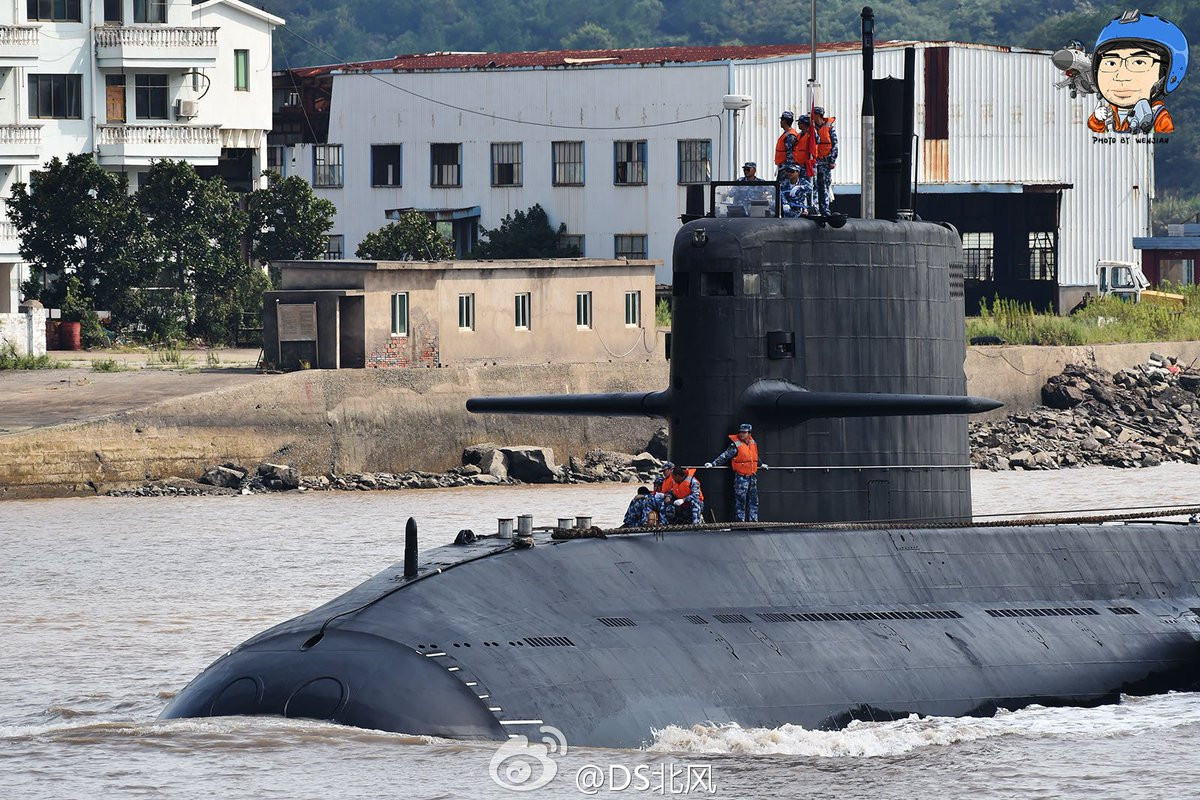 Do đó, họ đã đặt mua 8 chiếc tàu ngầm Diesel - điện lớp Type 039B từ Trung Quốc với 4 chiếc được đóng tại Trung Quốc và 4 chiếc còn lại sẽ được chuyển giao công nghệ tự đóng tại Pakistan. Ảnh: Tàu ngầm Type 039B của Hải quân Trung Quốc.