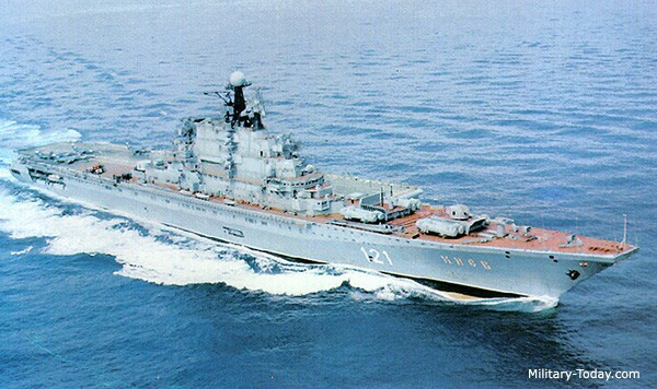 Chiếc tàu sân bay đầu tiên mang tên Kiev được đưa vào hoạt động năm 1975, chiếc Minsk đưa vào biên chế năm 1978, chiếc Novorossiysk đưa vào biên chế năm 1982, chiếc cuối cùng mang tên Baku (sau đổi thành Đô đốc Gorshkov) được đưa vào biên chế năm 1987. Ảnh: Chiếc tàu sân bay Kiev khi còn đang hoạt động. Nguồn: Military Today.