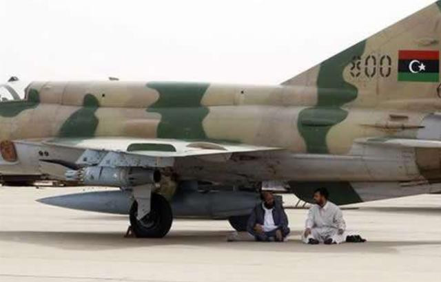 Quân đội Quốc gia Libya được UAE và Nga hỗ trợ, ngoài máy bay không người lái "Pterizard" do UAE cung cấp, còn có nhiều máy bay chiến đấu cũ do Liên Xô sản xuất, bao gồm máy bay chiến đấu MiG-23 và Su-22.