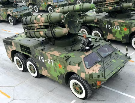 Trong tương lai, phòng không dã chiến của Quân đội Trung Quốc sẽ coi tên lửa là vũ khí chính. Hiện nay, hệ thống phòng không của lữ đoàn hợp thành hạng trung của Lục quân Trung Quốc vẫn còn yếu, đó là sử dụng pháo cao xạ tự hành kết hợp tên lửa phòng không vác vai và không sử dụng khung gầm thiết giáp bánh lốp. Ảnh: Tên lửa phòng không tầm thấp Hồng Kỳ 7 (HQ-7) của Trung Quốc "sao chép" từ tổ hợp Crotale của Pháp - Nguồn: Wikipedia.