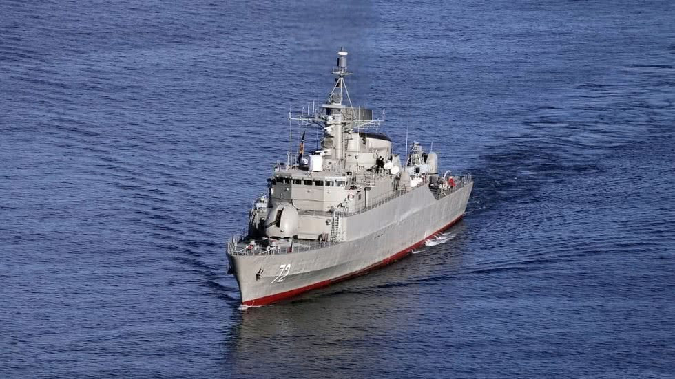 Nhưng ông Sivkov cũng cho rằng, việc Hải quân Mỹ thiết lập "khoảng cách an toàn" 100 mét ở Vịnh Ba Tư, Vịnh Ô-man và Biển Ả-rập vì sợ chiến thuật "chim sẻ" của tàu cao tốc, trang bị tên lửa nhỏ của Hải quân Iran.