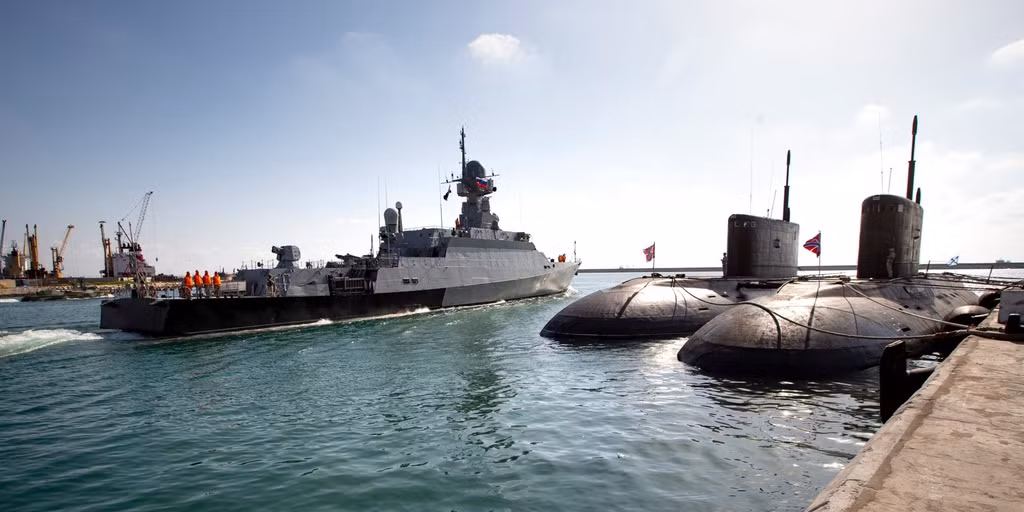 Lý do chính tại sao Nga can thiệp vào Syria và cứu chế độ của Tổng thống Bashar vẫn là vì lợi ích quốc gia. Ngoài ra, ngay khi Tổng thống Assad cha đang nắm quyền, Syria đã ký nhiều thỏa thuận quân sự, kinh tế, chính trị với Liên Xô, trong đó có cho Liên Xô thuê quân cảng Tartus.