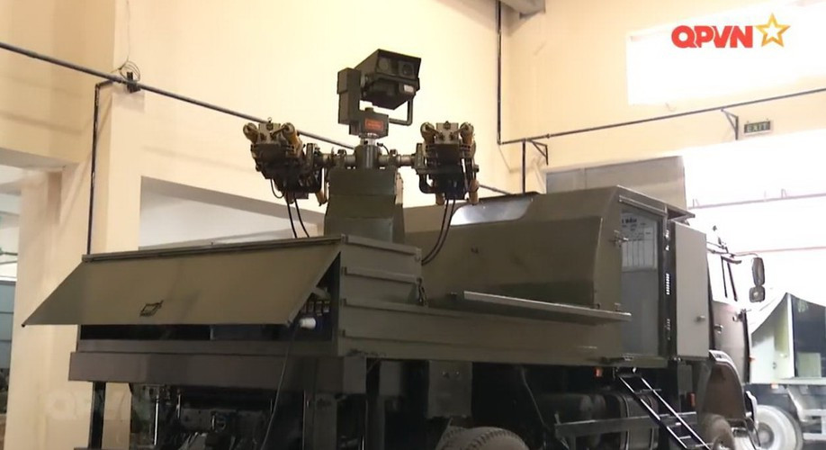 Với việc đã ra đời từ lâu, nhưng qua các nâng cấp tăng tính năng kỹ chiến thuật cùng các cải tiến tự động hóa, các tên lửa A-72 chắc chắn sẽ còn là vũ khí vô cùng lợi hại trong tay quân đội ta, là mối đe dọa vô cùng lớn đối với các loại máy bay bay thấp của đối phương, bảo vệ đội hình bộ binh. Ảnh: QPVN