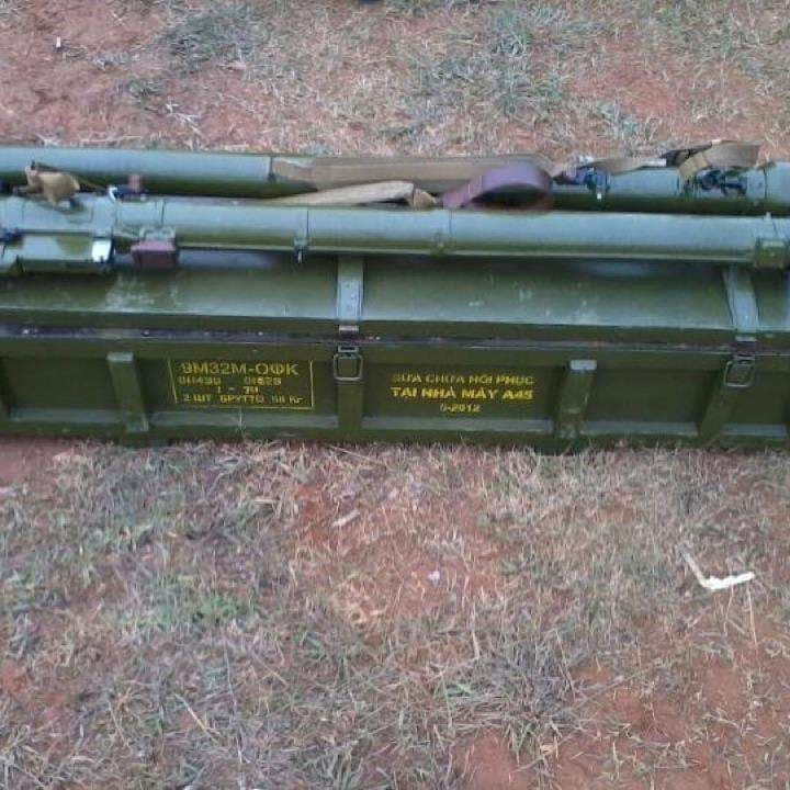 Ngoài ra, Việt Nam cũng có trong biên chế cả loại tên lửa nâng cấp của 9M32 Strela-2 là 9M32M với việc tăng tầm bắn lên 4.200m và độ cao tối đa lên đến 2.300m, tốc độ bay của tên lửa từ 430m/s lên 500m/s. Các nhà máy trong nước cũng có thể thực hiện nâng cấp và sửa chữa phục hồi loại tên lửa này. Ảnh: Hệ thống 9M32M được hồi phục sửa chữa tại nhà máy A45.