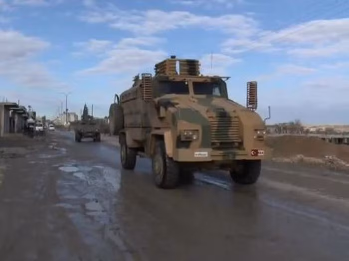 Sau đó Thổ Nhĩ Kỳ vẫn tiếp tục các cuộc tuần tra trên đường cao tốc M4, bất chấp sự đe dọa của phiến quân; tuy nhiên trong cuộc tuần tra vào ngày 27/5, đoàn xe tuần tra Thổ Nhĩ Kỳ đã bị thiết bị nổ tự chế phát nổ, khi đoàn đang di chuyển trên đường cao tốc, gần thị trấn al-Gassaneyah.