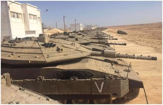 Nong: 300 xe tang ap sat Cao nguyen Golan, Irael dung khong kich Syria