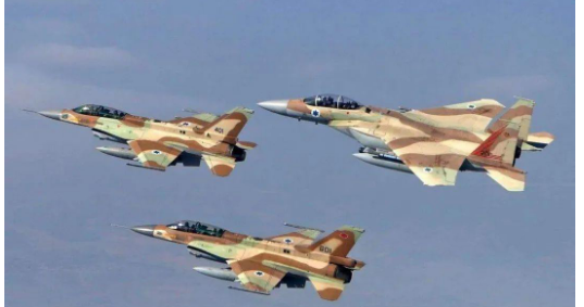 Trong những năm qua, Israel đã tiến hành nhiều cuộc không kích vào lãnh thổ Syria, với cớ là bảo đảm an ninh từ xa cho Israel; thực chất là do nội chiến, Quân đội chính phủ Syria không còn đủ lực gây sức ép lên Israel, do vậy không quân Israel mới có thể tự do tung hoành trên không phận Syria.