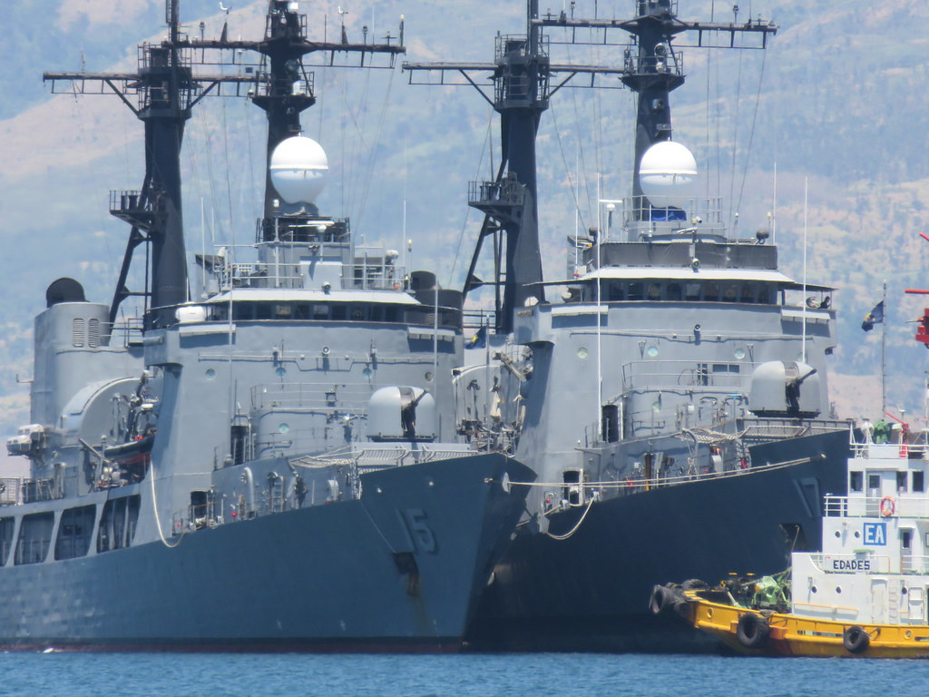 Năm 2016, Hải quân Phillipine đã bỏ ra 151 triệu USD để mua lại chiếc USCGC Boutwell của tuần duyên Hoa Kỳ (WHEC-719). Nó được Hoa Kỳ hạ thuỷ năm 1968, và đây cũng là tàu Hamilton cuối cùng được Philippines mua lại từ Hoa Kỳ, tàu được đặt số hiệu là BRP Andrés Bonifacio PS-17. Ảnh: Tàu BRP PS-15 đậu bên cạnh tàu BRP PS-17 của hải quân Philippines tại vịnh Subic.