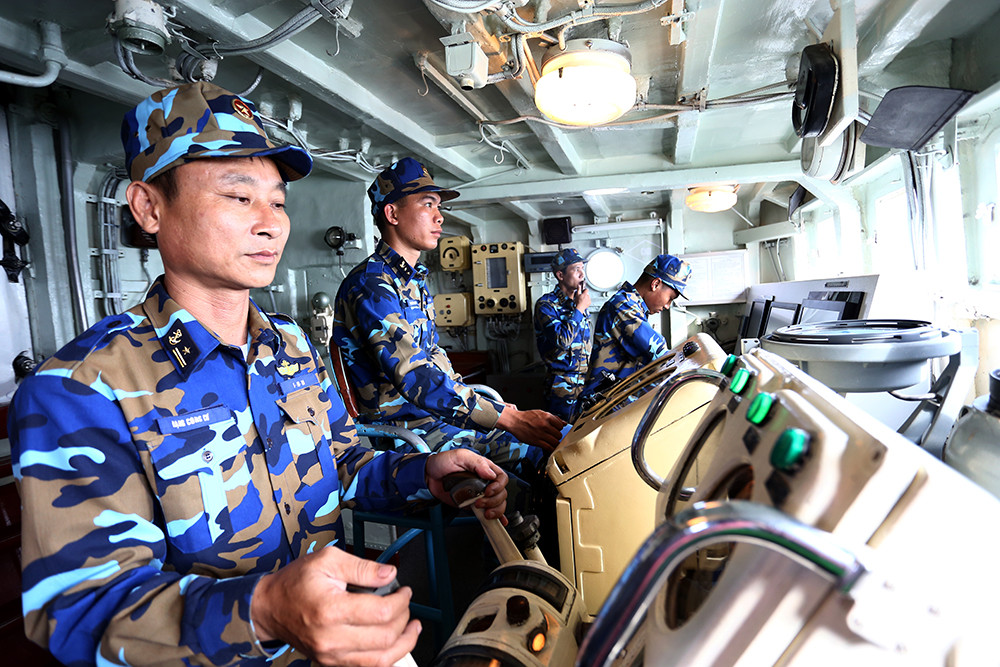 Tàu được trang bị hệ thống rà phá hiện đại nhất thời bấy giờ như TEM-2, BKT, PAUT, AT-3, ShZ-1M.Tất nhiên, sau hơn 40 năm phục vụ, rõ ràng là các trang bị của tàu 851 và 852 không tránh khỏi xuống cấp, lạc hậu so với công nghệ thủy lôi hiện đại. Đó là lý do khiến tàu 852 được hiện đại hóa và trang bị các công nghệ mới nhằm đảm bảo khả năng chiến đấu trong tình hình mới. Ảnh: Báo Hải quân